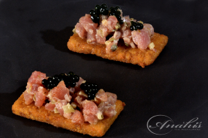 Tapas - Tostones con tartar de Atún